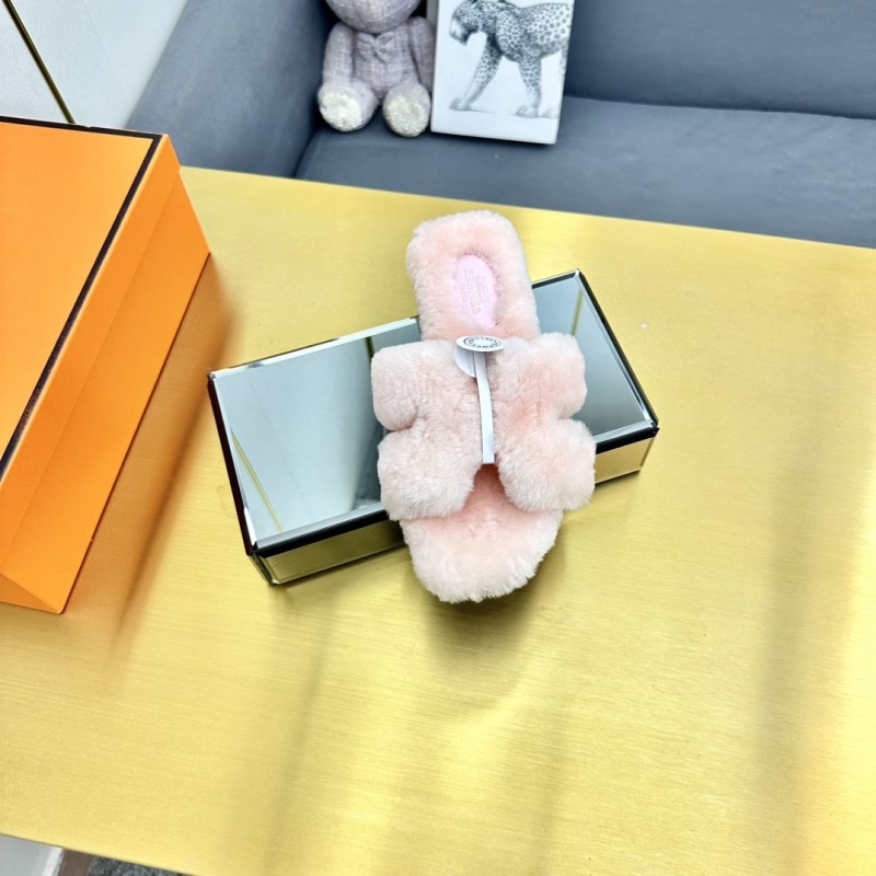 H**mes slippers